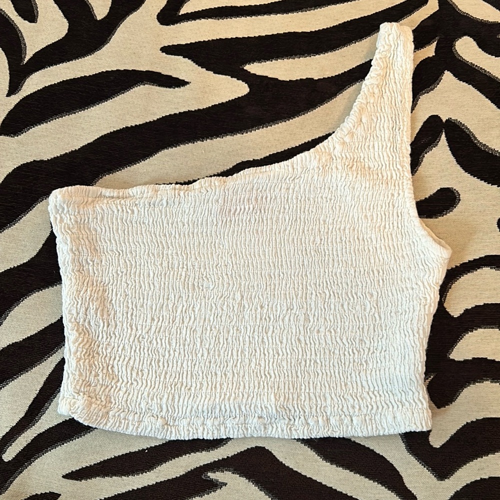 One Shoulder Whit Crop Top